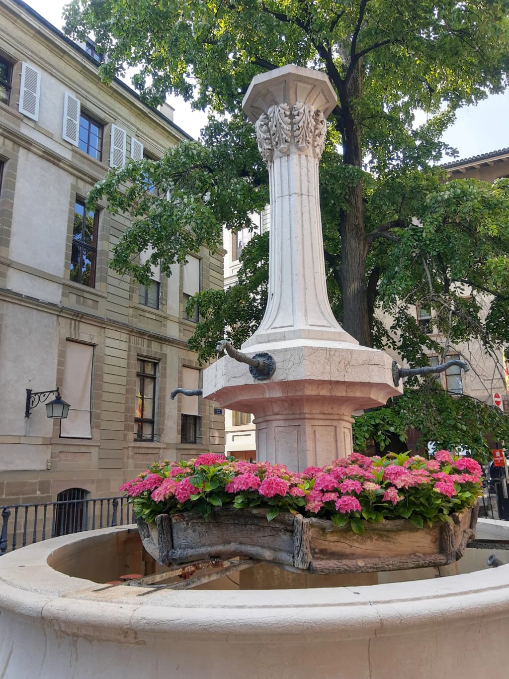 Arquitectura histórica en el casco antiguo de Ginebra