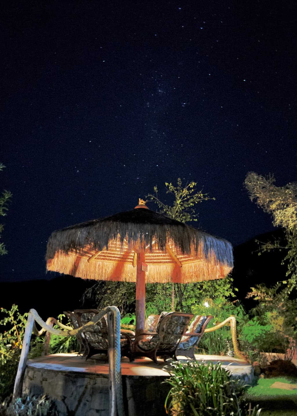 Cozy wooden chalets near Pico da Caledônia