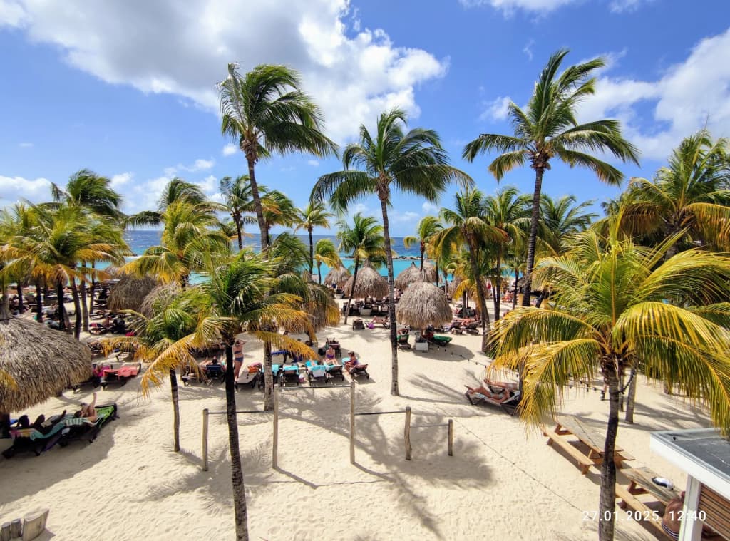 Mambo Beach - Photo by Volodymyr