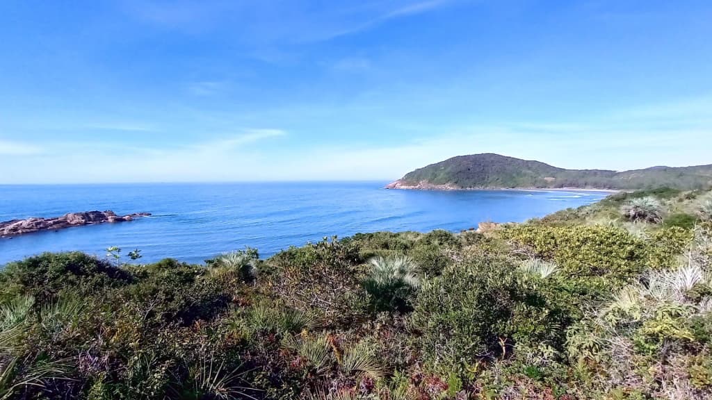 Orillas salvajes y desiertas de Praia Vermelha