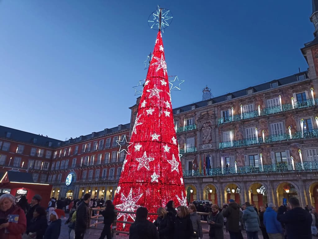 Wandering through the bustling crowds of Plaza Mayor