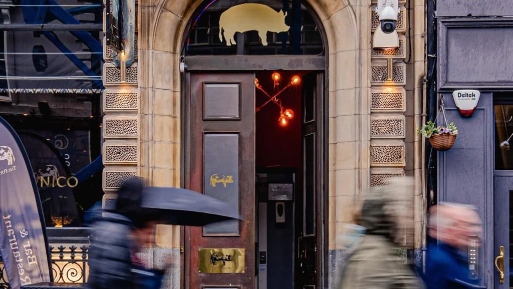 A massive traditional Sunday roast in a Cardiff pub