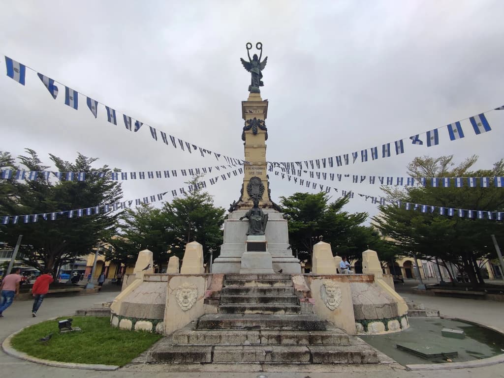 Centro Histórico de SS - The electric heart of San Salvador