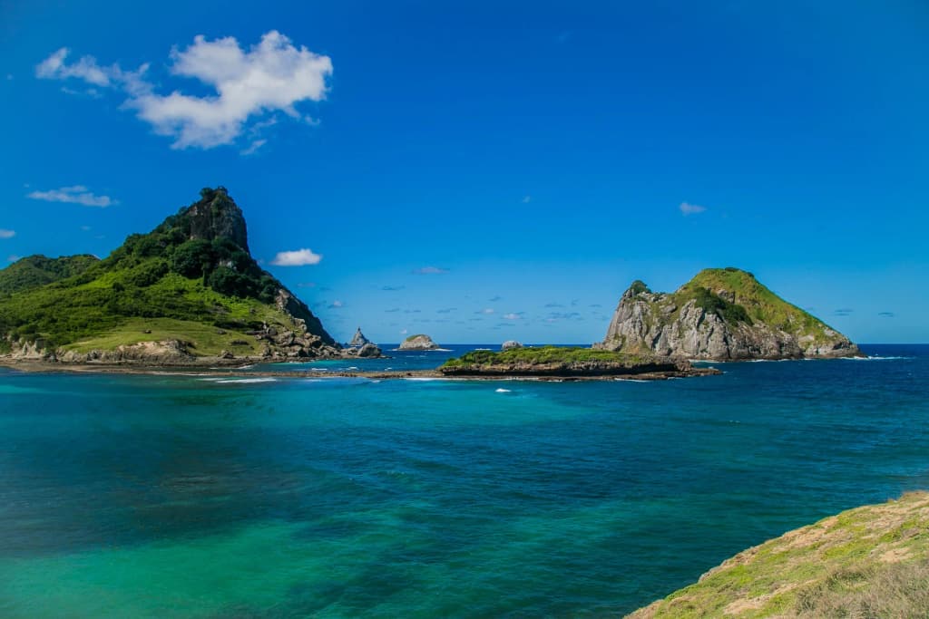 Fernando de Noronha Coastline - Photo by Filipão Brito Fotografia