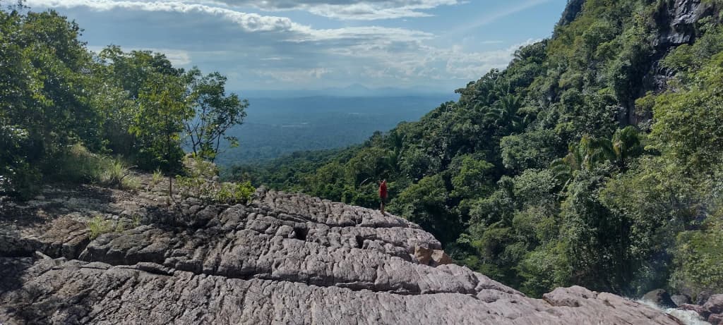Cachoeira da Laje Verde cascading over rocks