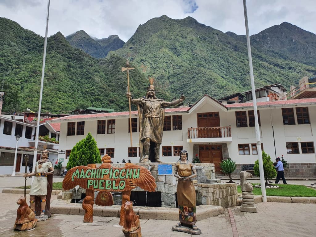 Manco Capac Square - Photo by Coraly Mercedes Orozco Ticse