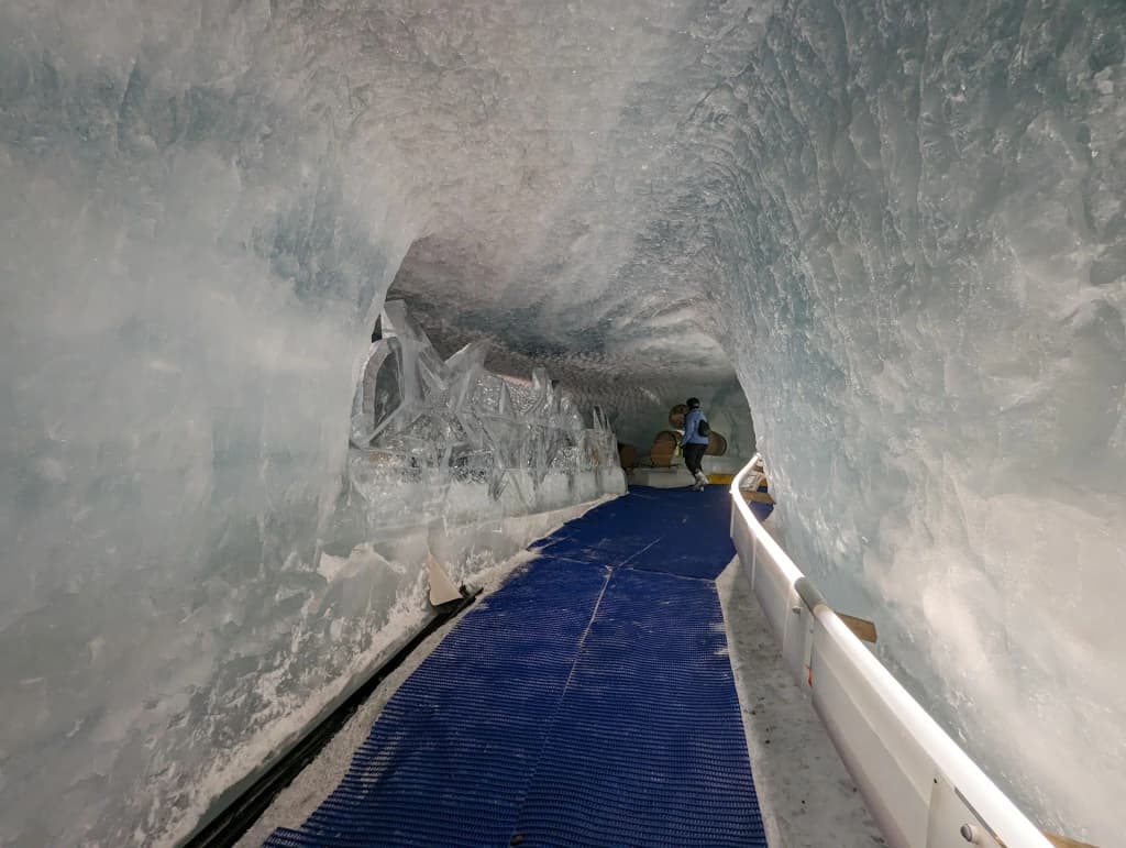 Matterhorn Glacier- Palace - Photo by Walter Biondi