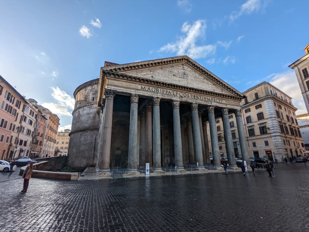 Interior del Pantheon mostrando la cúpula