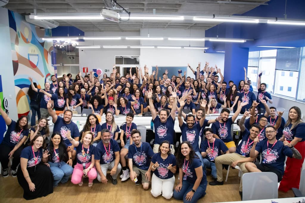 Calle colorida que refleja posibilidades de viaje