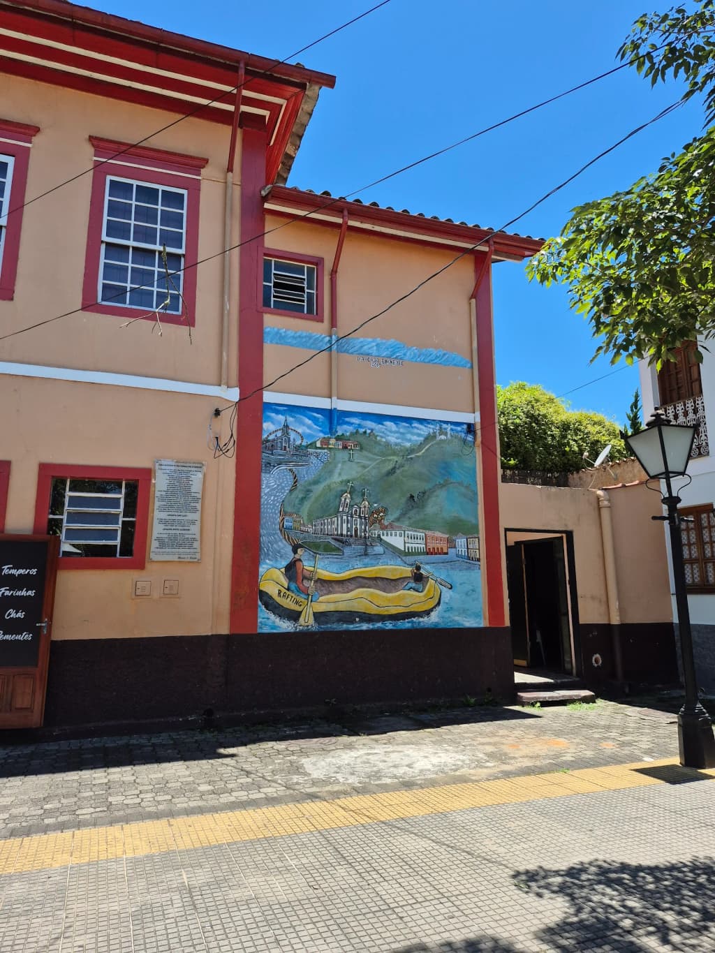 Bold colonial architecture in the heart of São Luiz do Paraitinga during a sunny day
