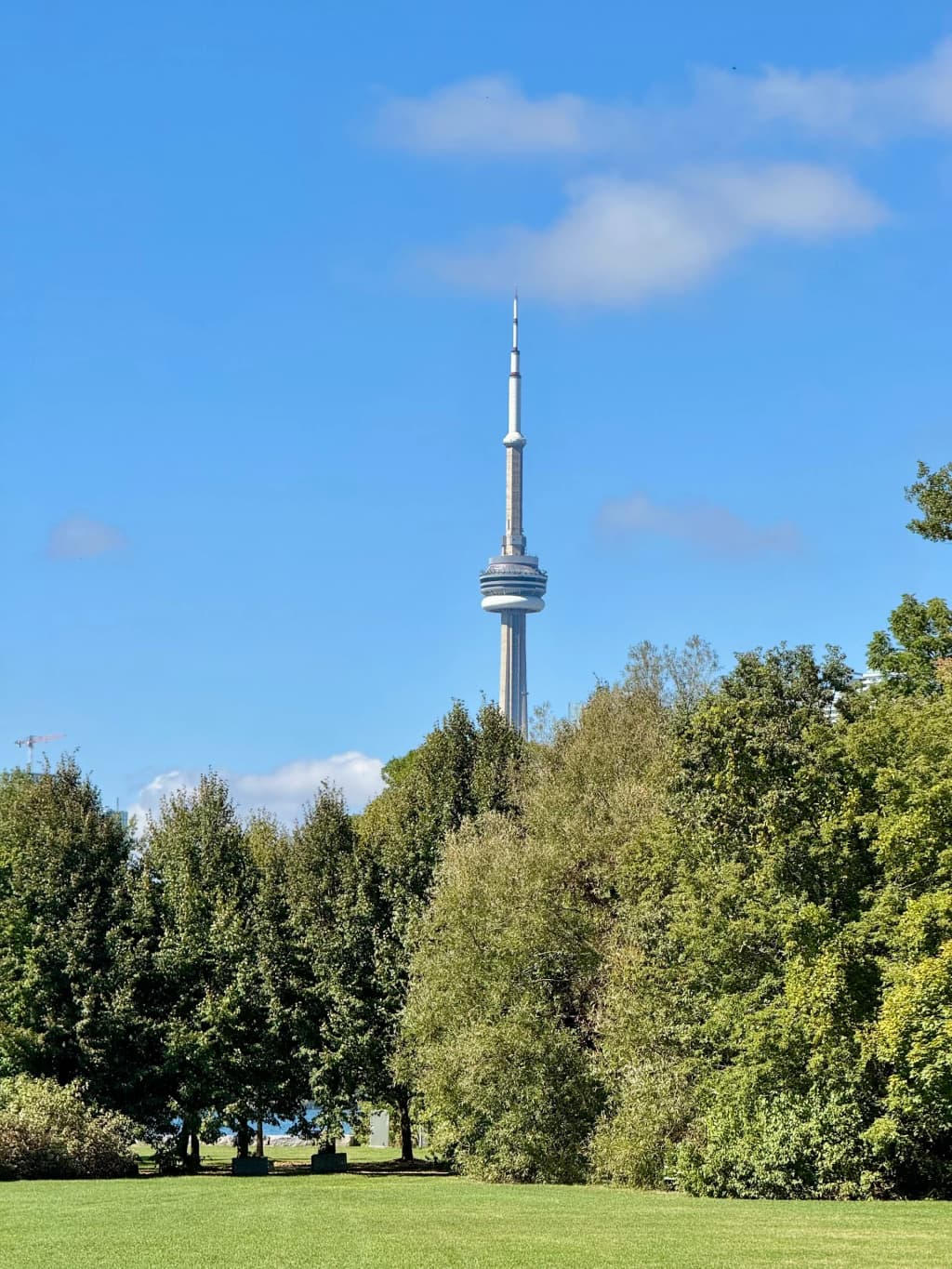 Toronto Skyline Viewpoint - Photo by Rommel