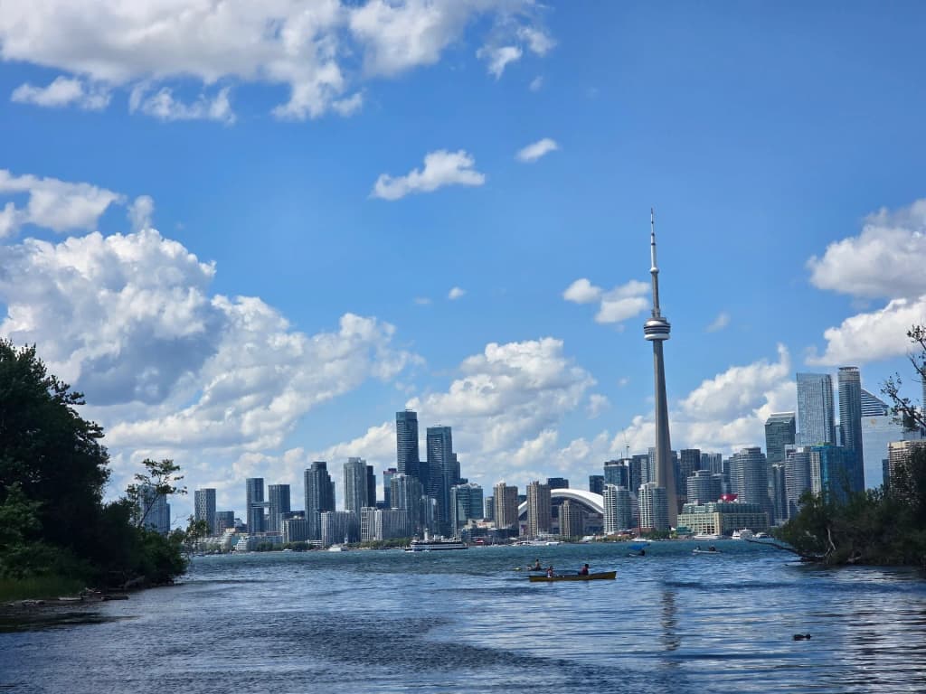 Toronto Skyline Viewpoint - Photo by AHA
