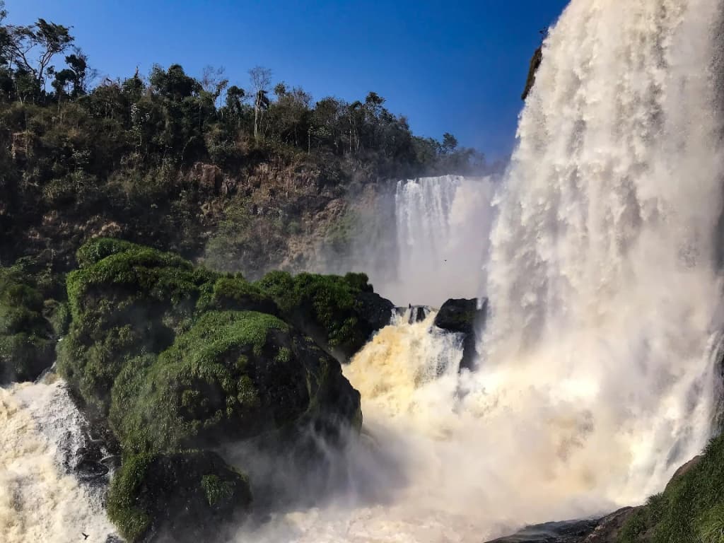 Monday Falls - Photo by luis castillo