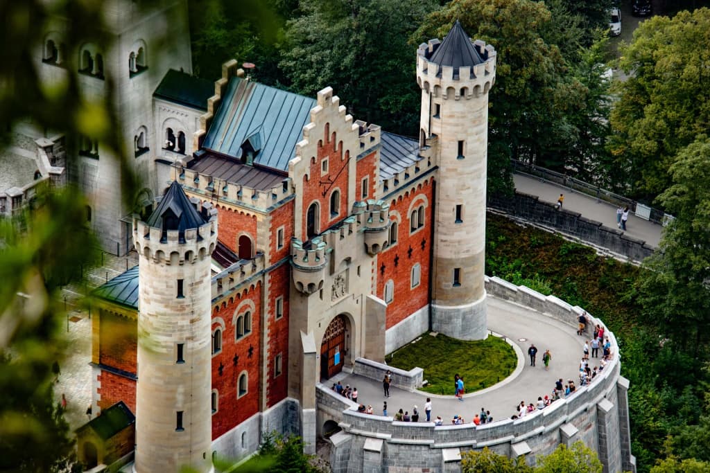 Neuschwanstein Castle - Photo by Jakob V