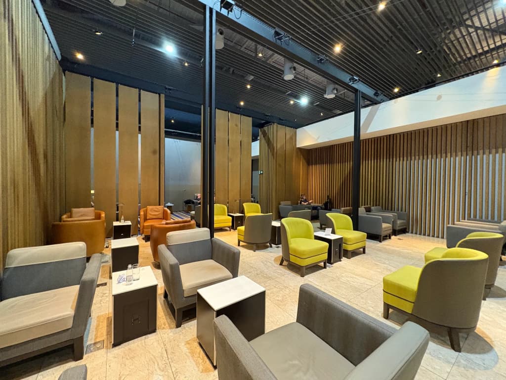 LATAM VIP Lounge - Photo by スタバカ(SUTABAKA)