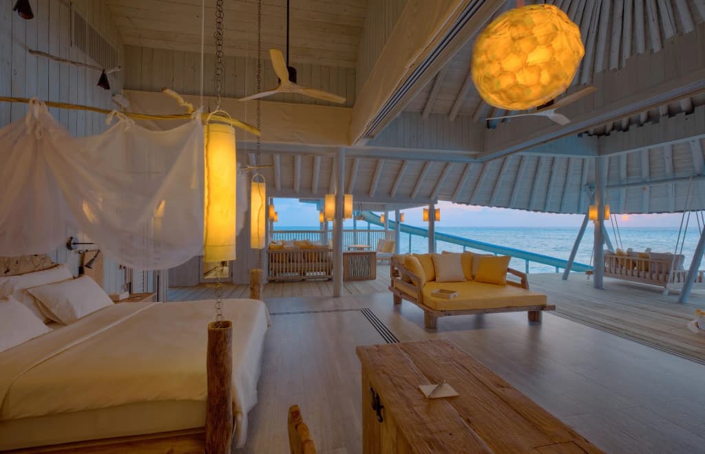 La impresionante arquitectura sobre el agua de Crusoe Reserve en Soneva Secret