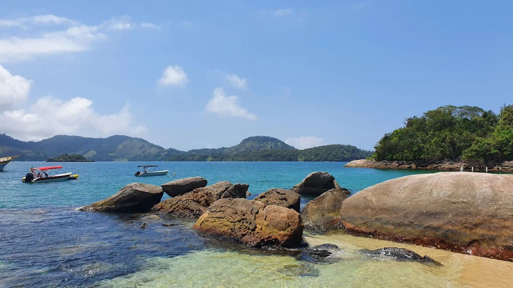 Praia da Ilha do Pelado - Photo by Alessandro Couto