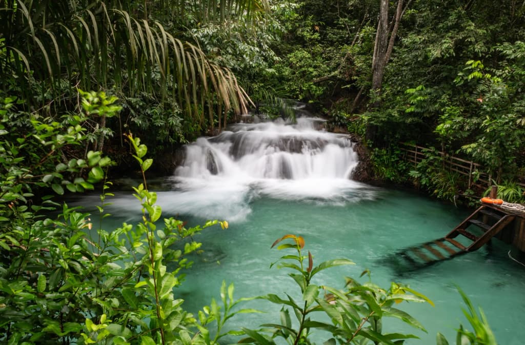 Cachoeira do Formiga stunning blue water