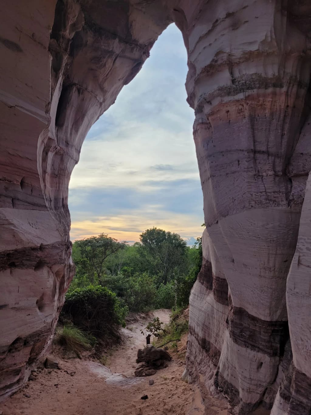 Massive sandstone arches at Pedra Furada