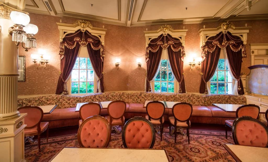 Plaza Gardens Restaurant - Photo by Plaza Gardens Restaurant