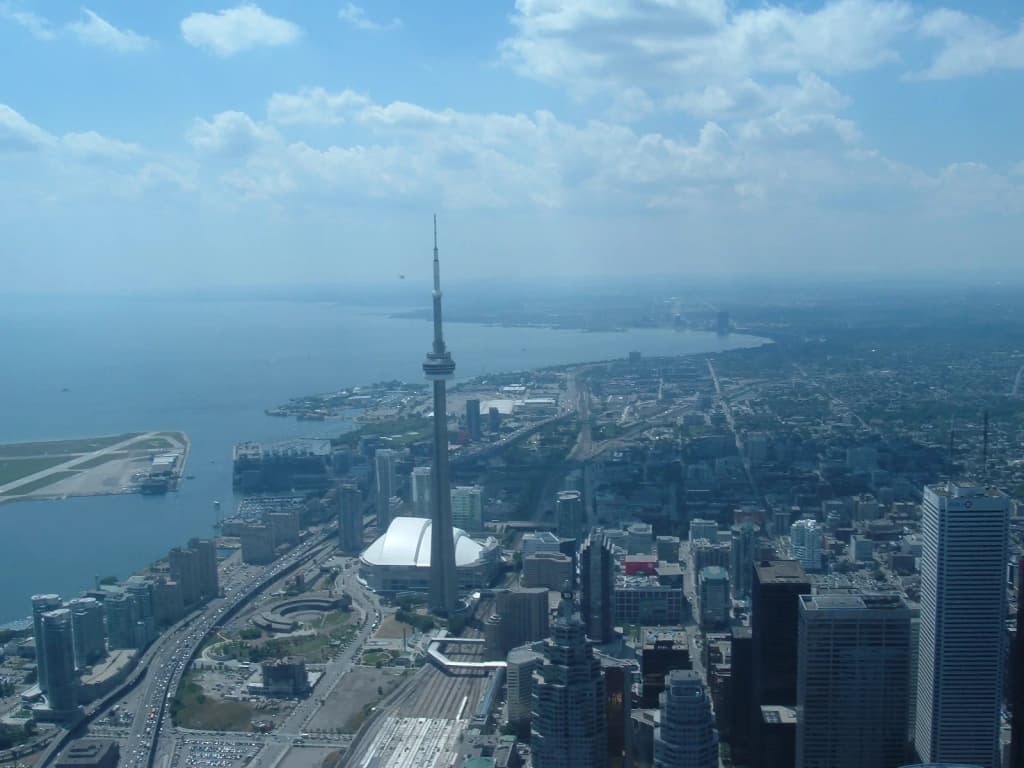 CN Tower - Photo by Henry Wong