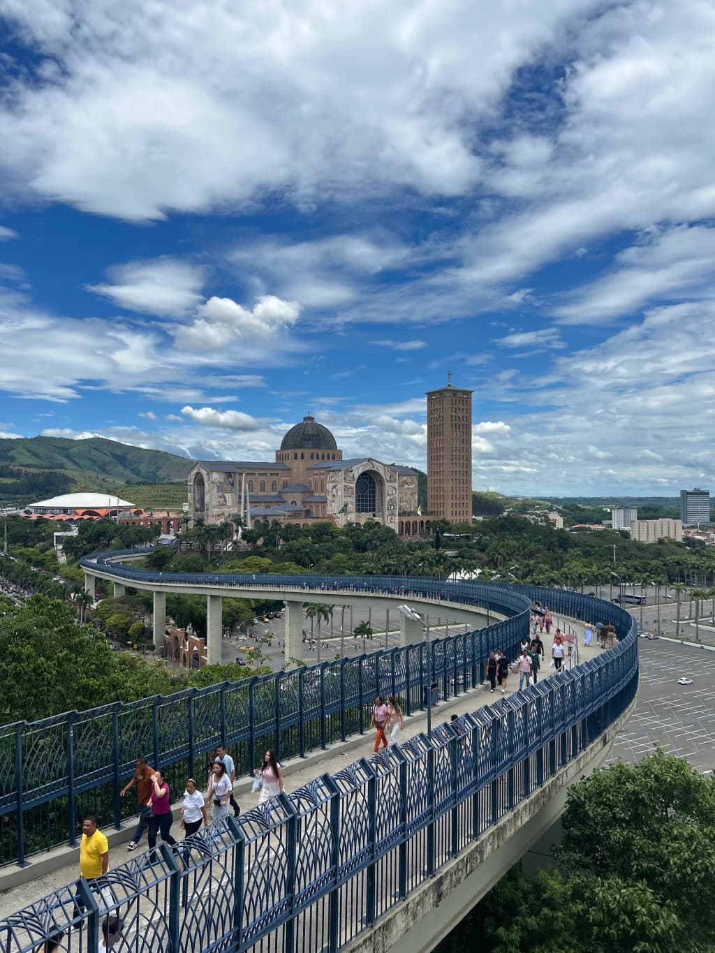 Passarela da Fé - Basílica de Nossa Senhora Aparecida - Photo by Badyo Barber