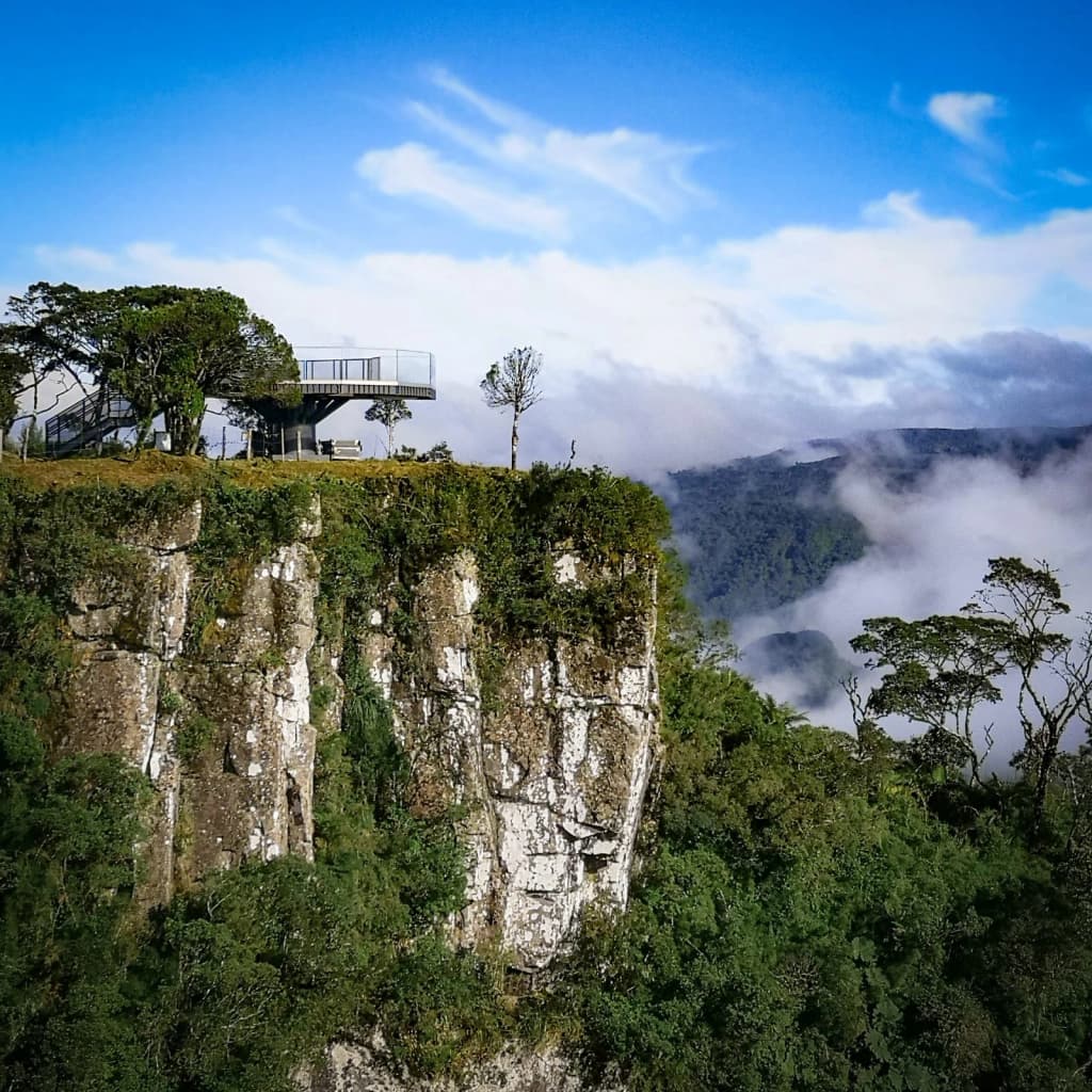 Las imponentes paredes de roca de la Serra do Corvo Branco