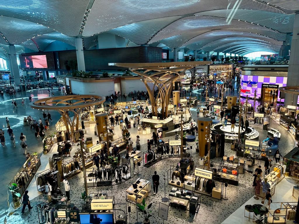 Turkish Airlines Business Class Cabin - Photo by Hene