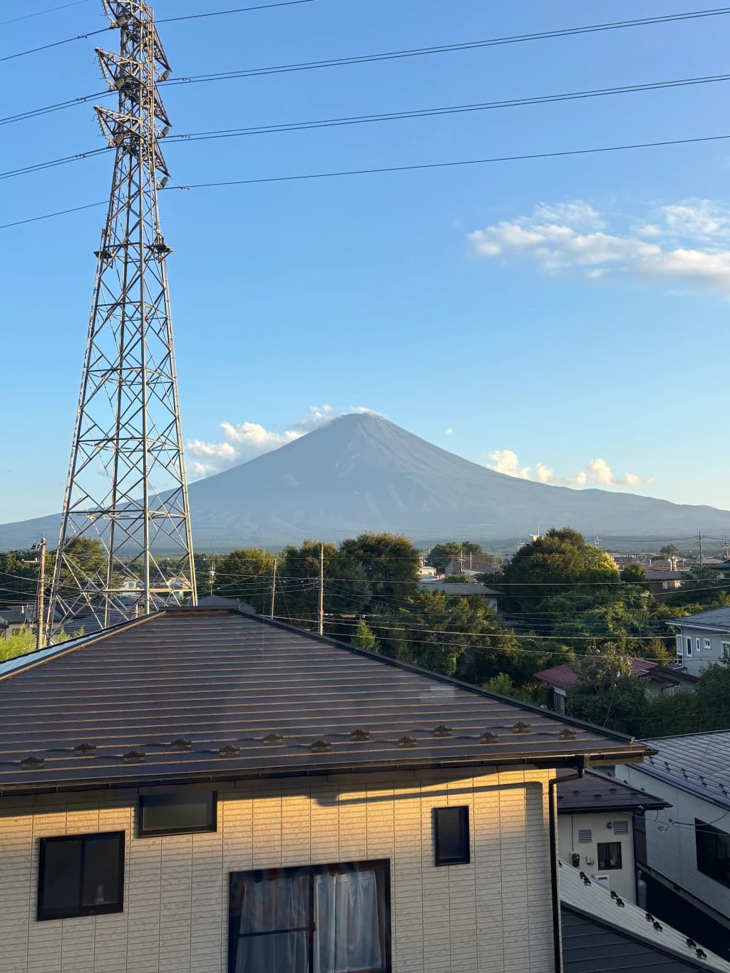 Frame View Mt.Fuji Villa-west- - Photo by Rich Almond