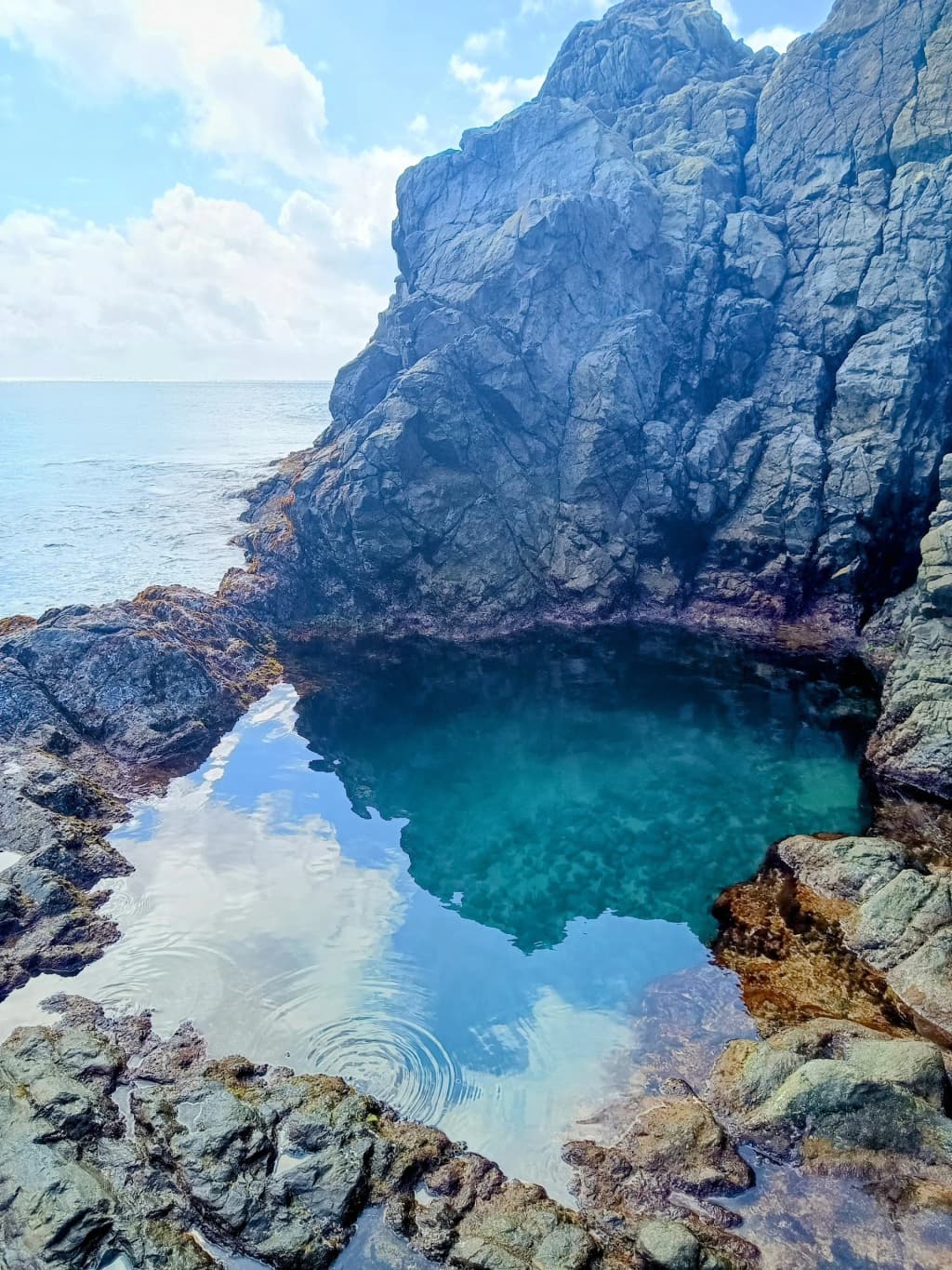 Crystal clear waters of Buraco do Galego natural pool