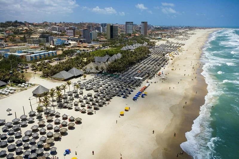 Praia do Futuro waves crashing on the coast of Fortaleza