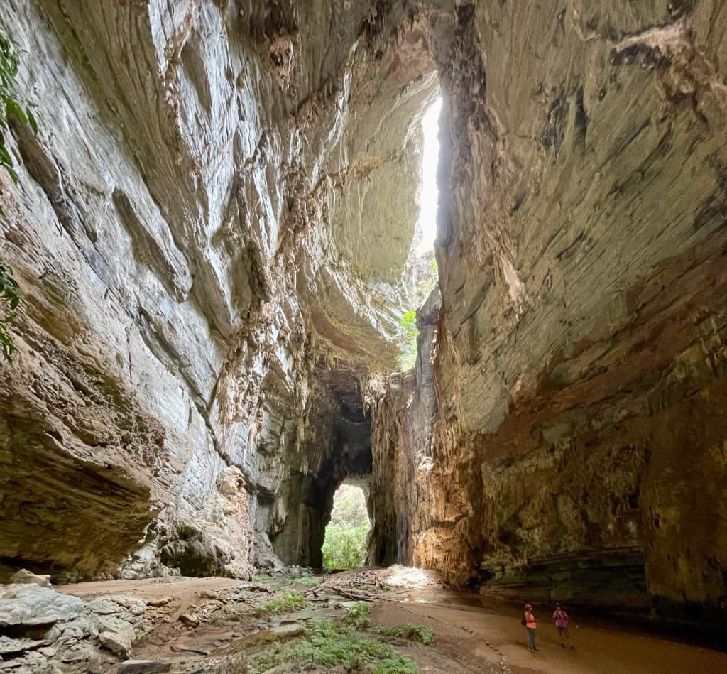 Towering limestone cliffs and dry forest trails in Peruaçu Caves National Park