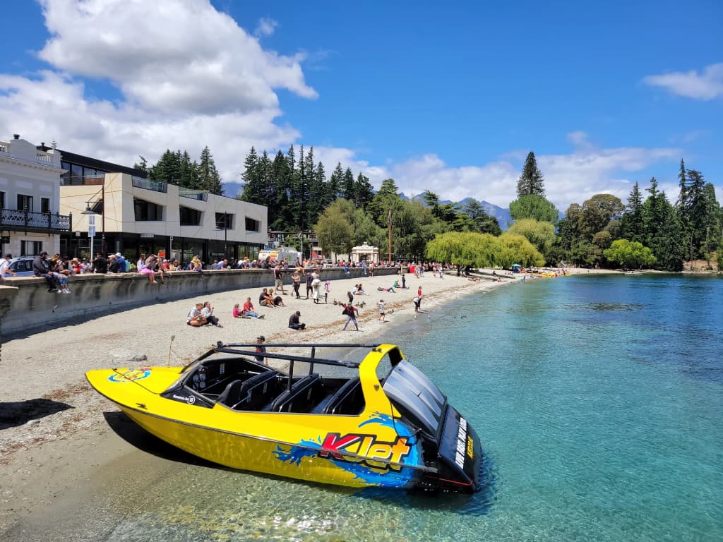 Queenstown - Photo by Tackielin