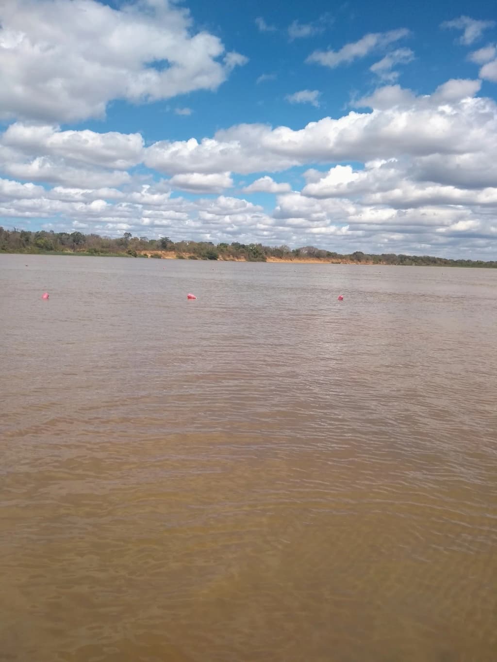 Areias brancas sazonais da Praia do São Francisco em Januária