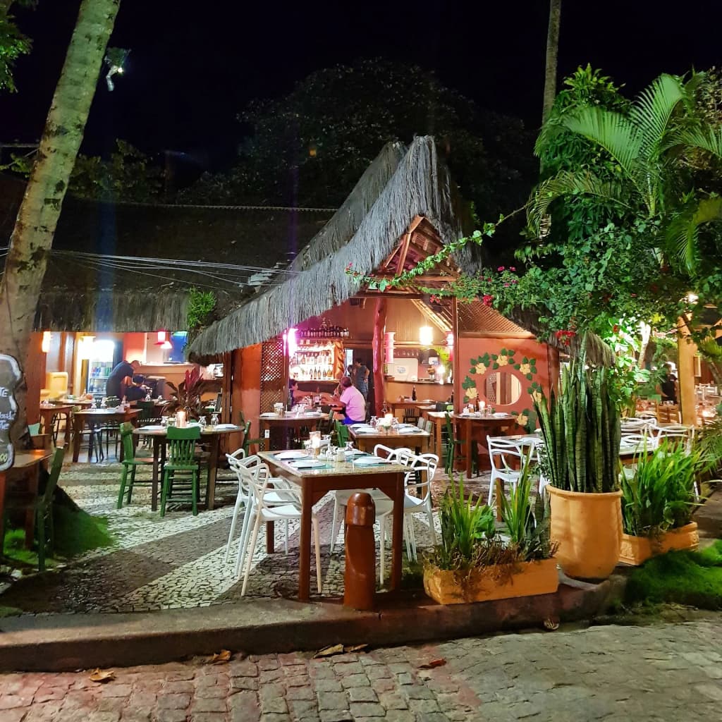 Calles coloridas de la Rua do Mucugê en Arraial d'Ajuda