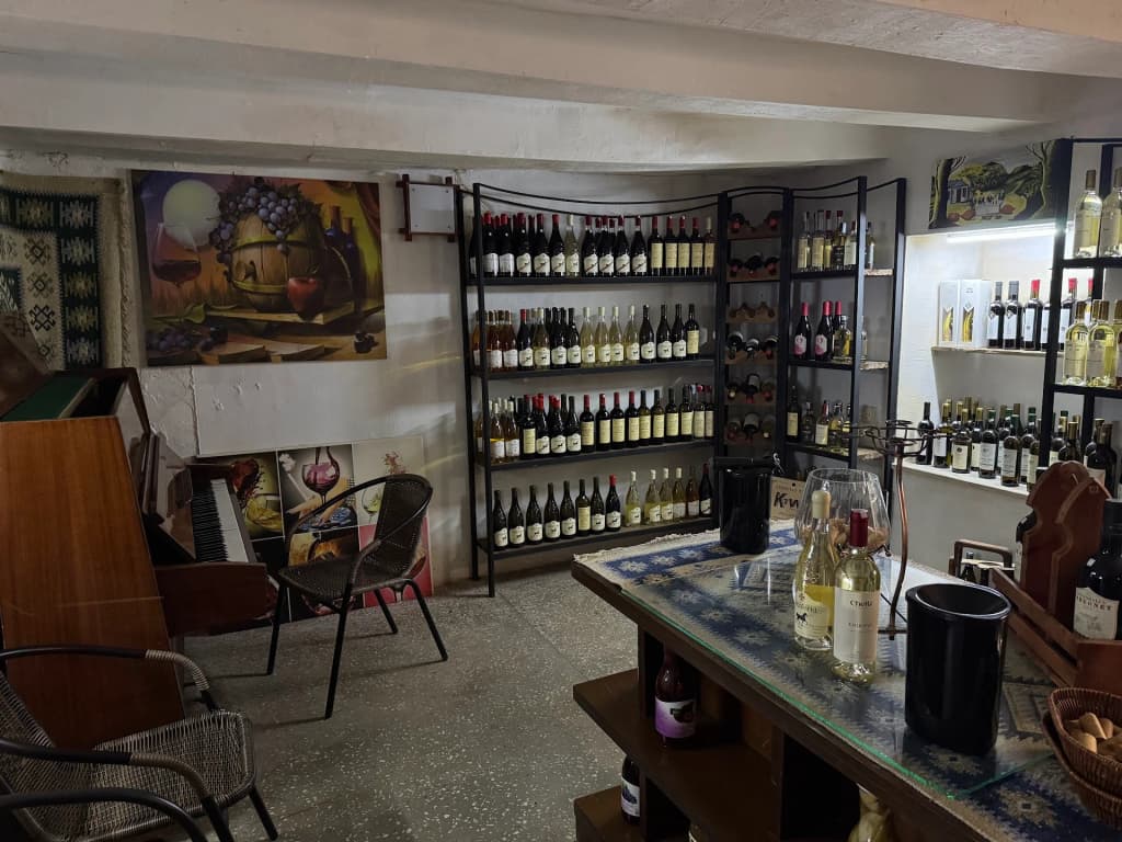 Wine Corner Kutaisi - ღვინის მარანი