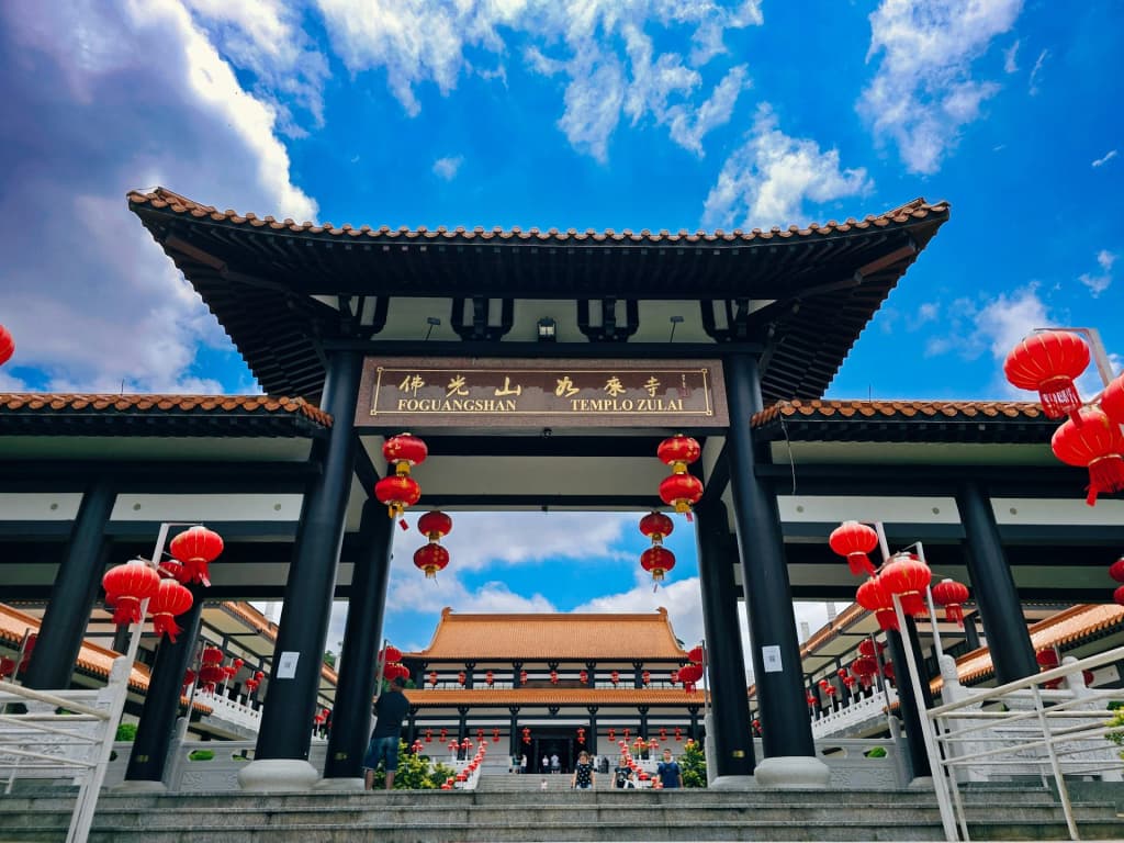 Zu Lai Temple Cotia gardens and main hall