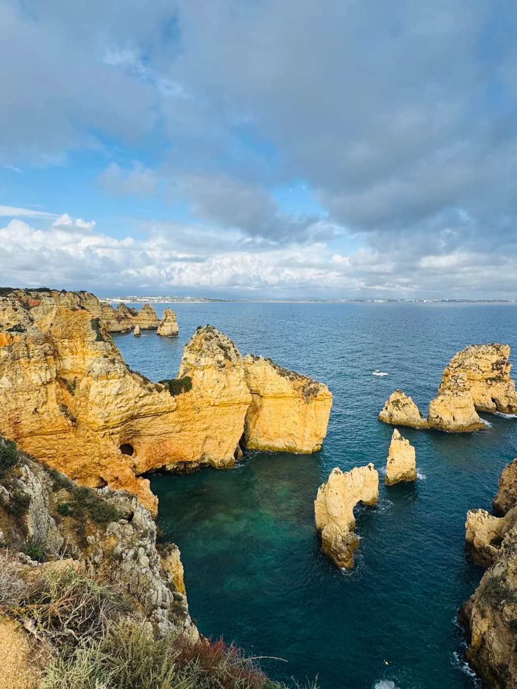 Ponta da Piedade - Photo by Pola Ba