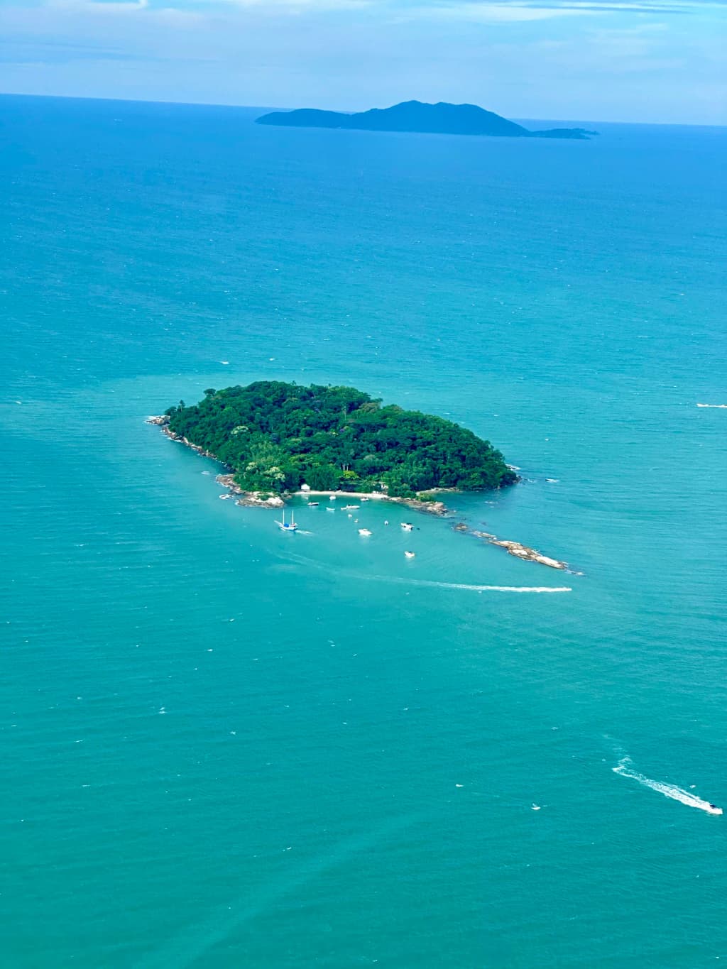 Quiet shores of Ilha do Francês in Florianópolis