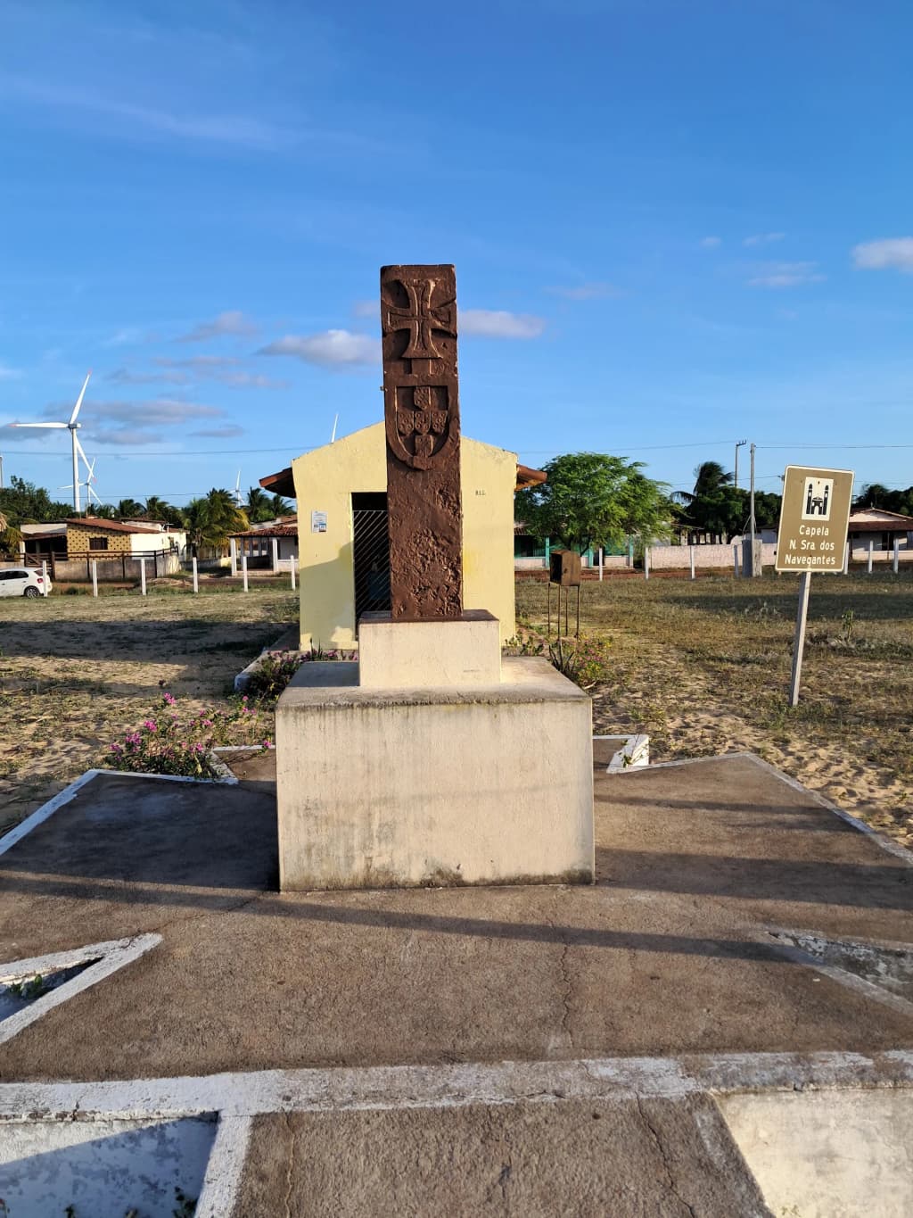 The raw and untouched coastline of Praia do Marco do Descobrimento