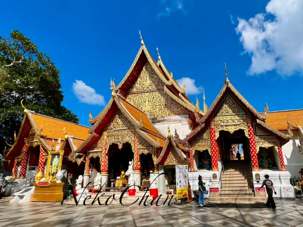 Detailed architecture of Wat Phra That Doi Suthep - Photo by Neko Chan