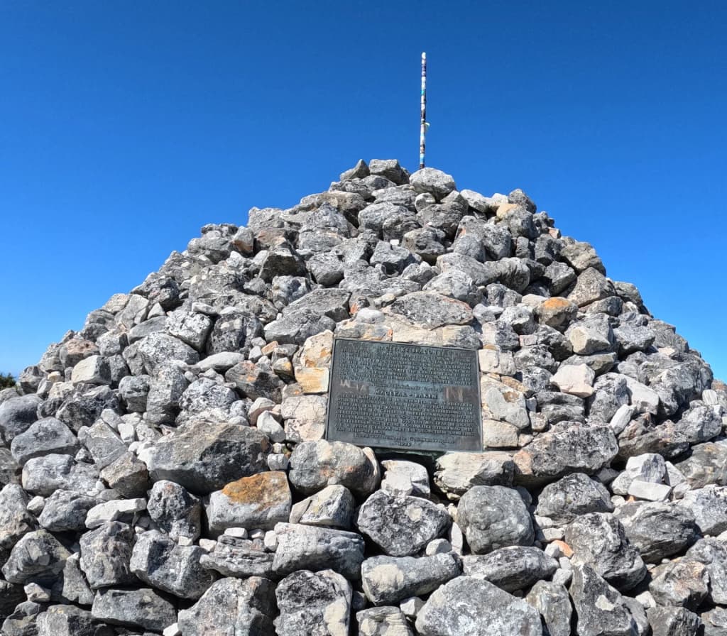Maclear's Beacon - Photo by Daniel Modøl