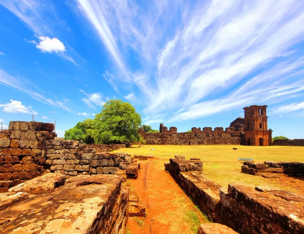 Ruínas de São Miguel - Photo by Rudi Vilarino