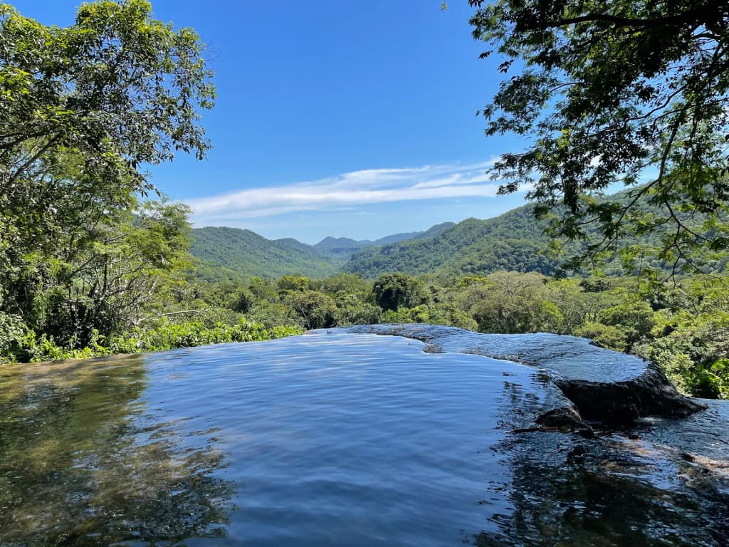 Waterfall Boca da Onca - Photo by Felipe Tomé