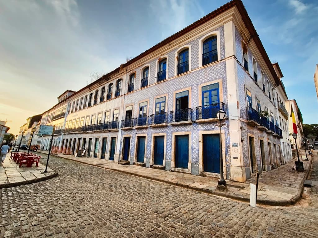 Centro Histórico de São Luís com fachadas azulejadas