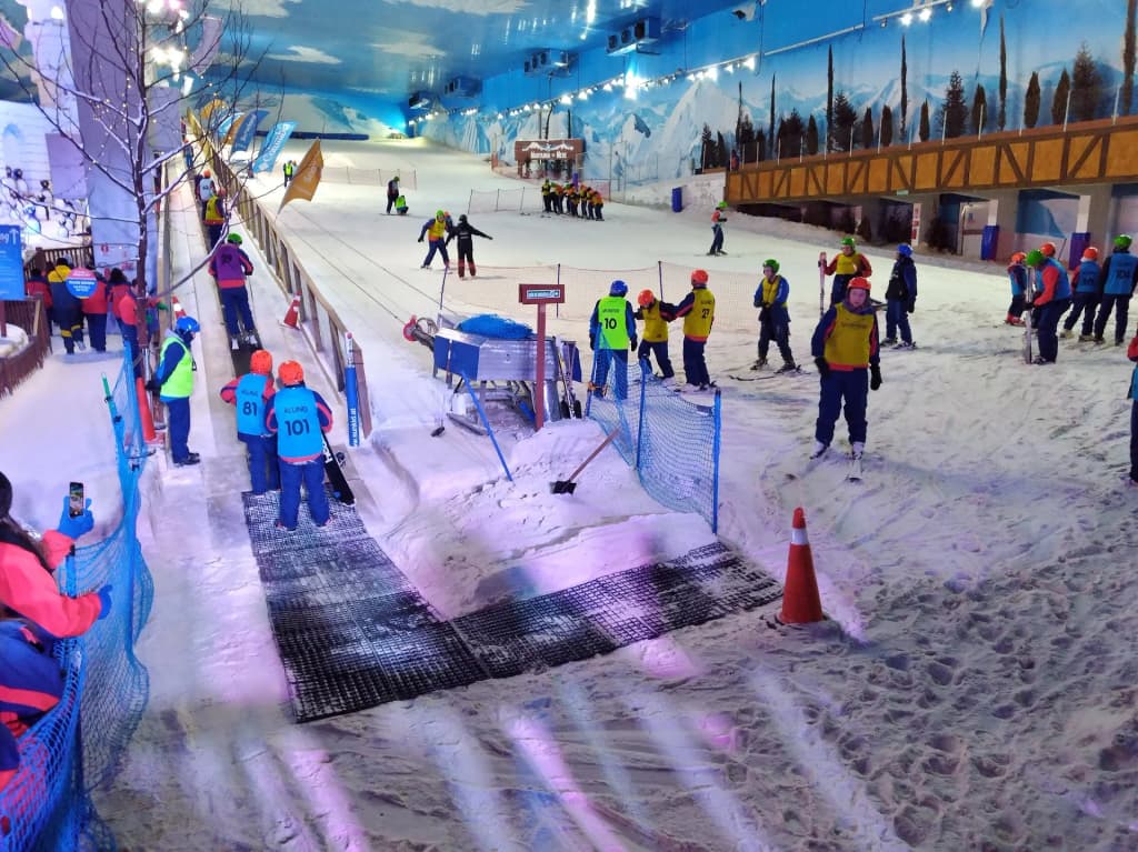 Snowland Park Gramado - snow tubing and slides