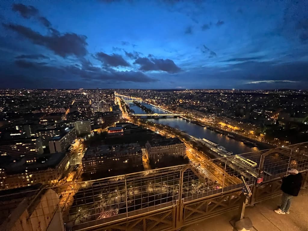 Eiffel Tower - Photo by Reda Laadidat