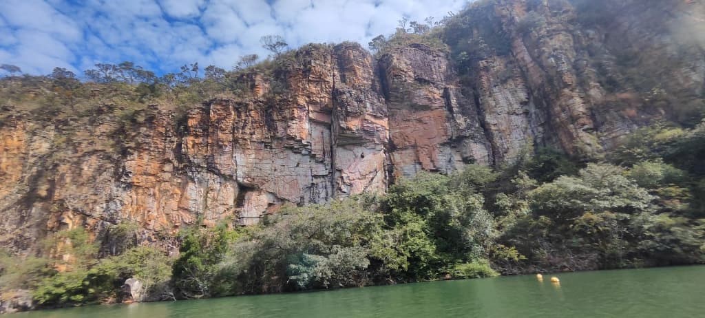 Lanchas no Lago de Furnas, Capitólio
