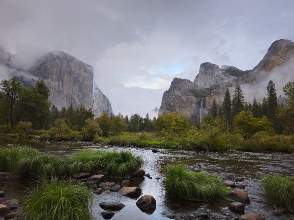 Granite cliffs and waterfalls in Yosemite National Park
