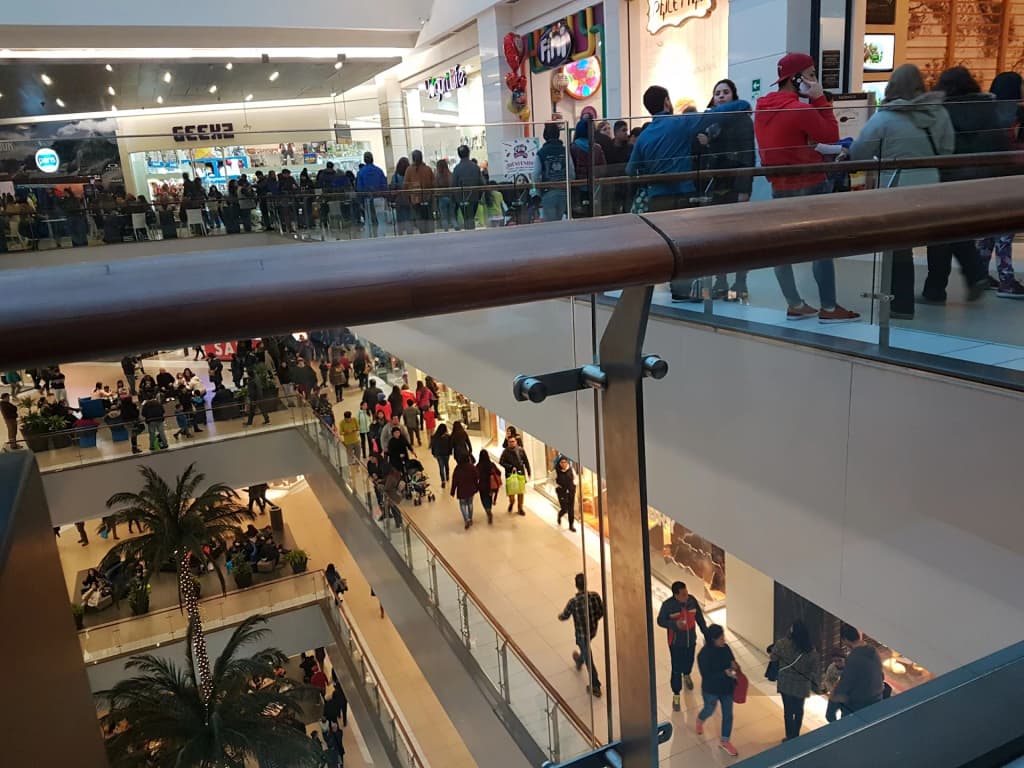 Cenco Costanera Mall Shopping - Photo by Silvia Moreno